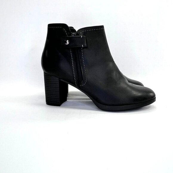 Clarks Bayla Glow Bootie Women's Size 10 in Black Heeled Ankle Boot - Picture 1 of 16